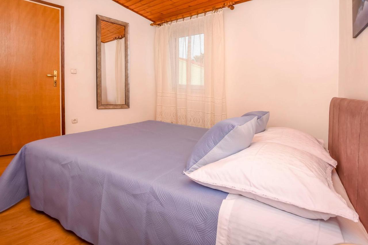 Apartment Mira Primosten Phòng bức ảnh